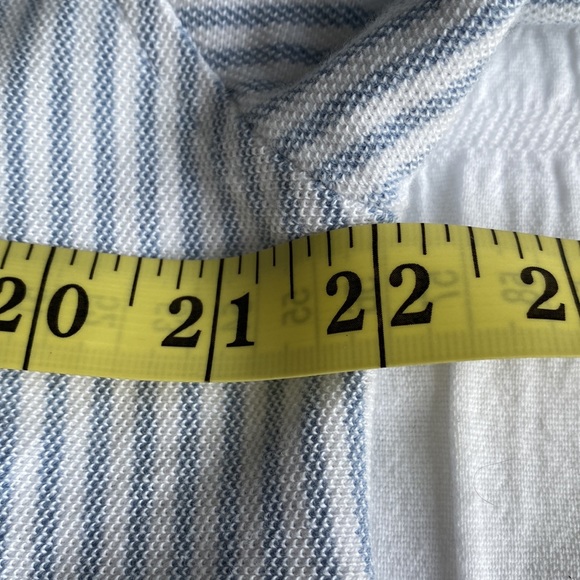 Liz Claiborne blue & white striped  button front light jacket w side pockets. LP - Picture 10 of 14